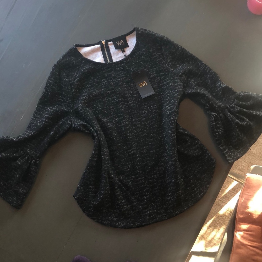 W5 knit black heathered bell-sleeve top